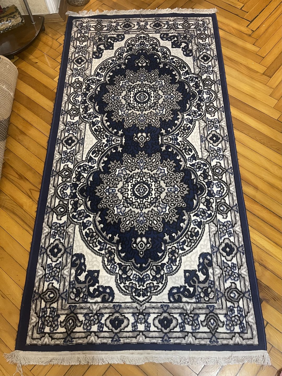 Klassik ornamentli xalça (göy-ağ) — Xalılar, Bakı (2)